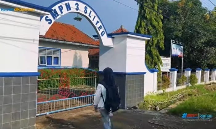 Program Revitalisasi  Wujudkan Pembenahan Menyeluruh di SMPN 3 Sliyeg, Guru dan Siswa Rasakan Dampak Nyata
